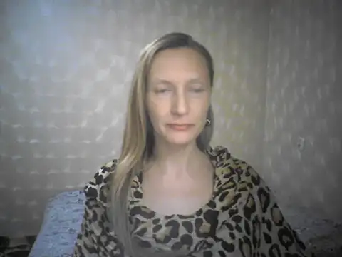 LunaBelle8 online show from April 17, 2026, 5:38 pm