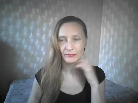 LunaBelle8 online show from May 4, 2026, 4:14 pm
