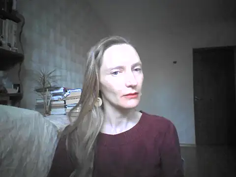 LunaBelle8 online show from May 13, 2026, 2:03 pm