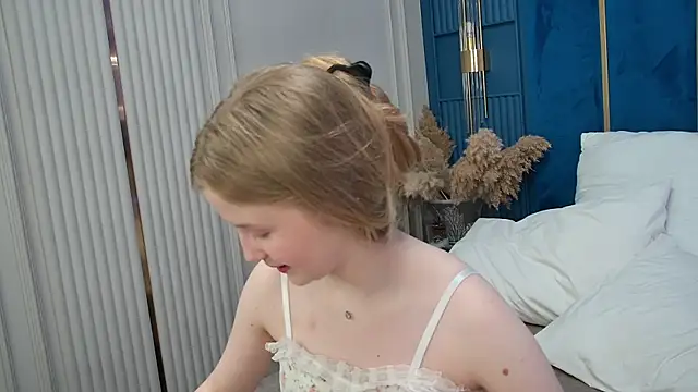 LilianHowards online show from May 20, 2026, 9:26 am