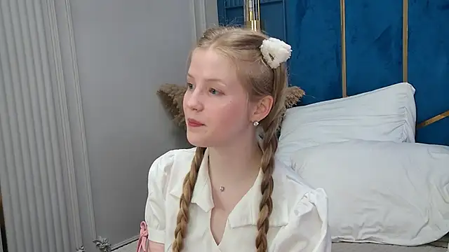 LilianHowards online show from May 24, 2026, 9:47 am