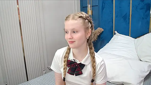 LilianHowards online show from May 31, 2026, 9:49 am