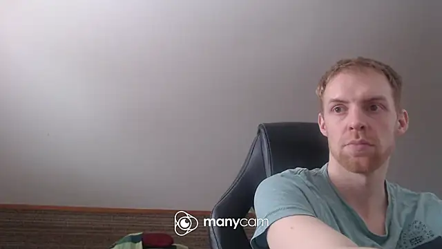 Snapshot of Milkyman7 chatting on February 21, 2026, 12:39 pm Milkyman7 online show from February 21, 2026, 12:39 pm