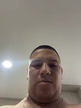 Patricio 02 online show from May 17, 2026, 3:59 am