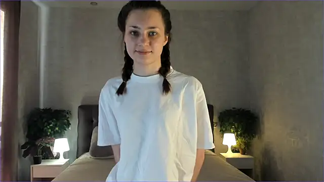 Snapshot of MauriceWireman chatting on May 15, 2026, 2:35 pm MauriceWireman online show from May 15, 2026, 2:35 pm
