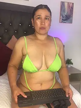 Snapshot of anastassiaa_57 chatting on May 25, 2026, 10:32 am anastassiaa 57 online show from May 25, 2026, 10:32 am