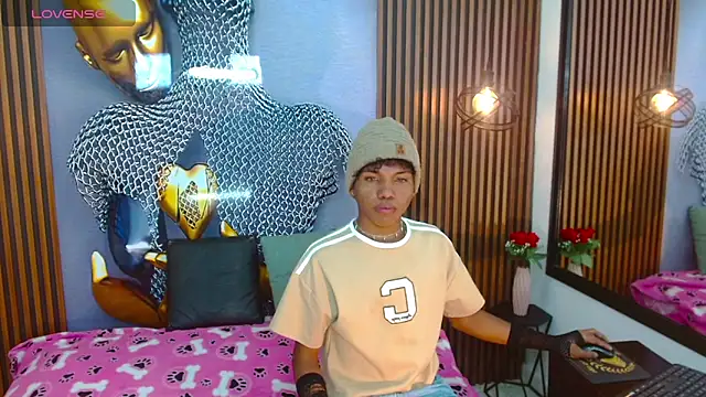 Chris Hott online show from June 14, 2026, 7:49 pm