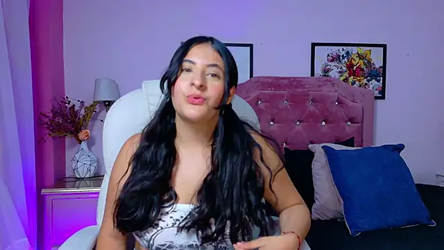 Maggiee 1 online show from April 22, 2026, 7:26 pm