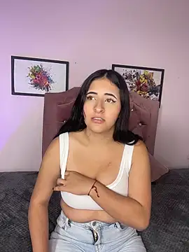 Maggiee 1 online show from May 11, 2026, 7:11 pm