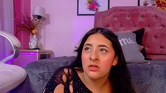 Maggiee 1 online show from May 13, 2026, 7:22 pm