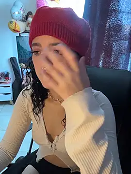 Snapshot of gema_stone chatting on April 28, 2026, 9:42 pm gema stone online show from April 28, 2026, 9:42 pm