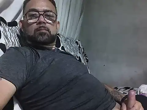 Snapshot of CarlossexVen chatting on April 20, 2026, 12:46 am CarlossexVen online show from April 20, 2026, 12:46 am