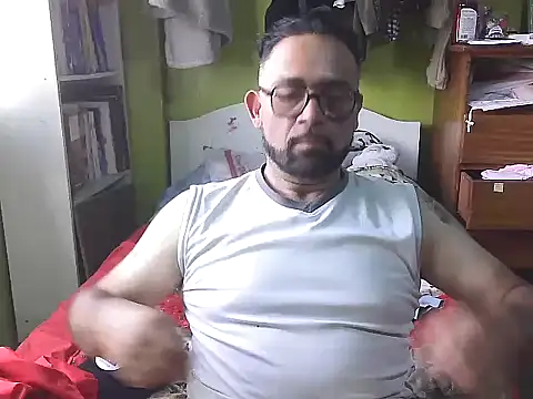 Snapshot of CarlossexVen chatting on May 9, 2026, 6:46 pm CarlossexVen online show from May 9, 2026, 6:46 pm