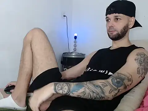 geremi12345 online show from July 5, 2026, 10:39 pm