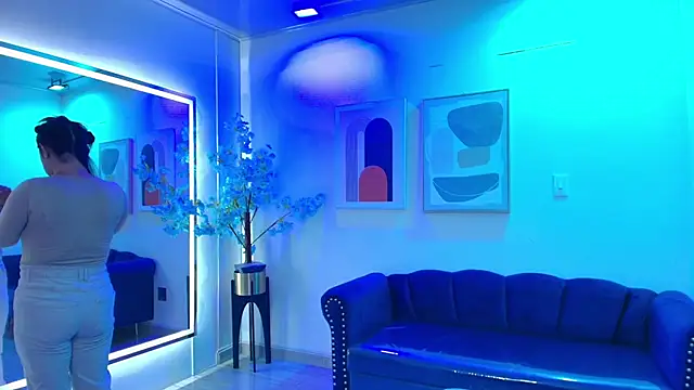 Anya Volke online show from May 23, 2026, 7:29 pm
