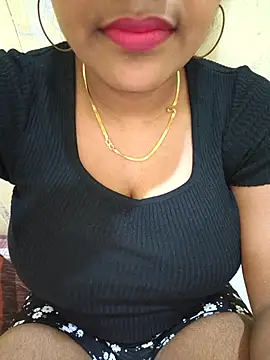 Snapshot of Newragini chatting on May 6, 2026, 5:51 pm Newragini online show from May 6, 2026, 5:51 pm