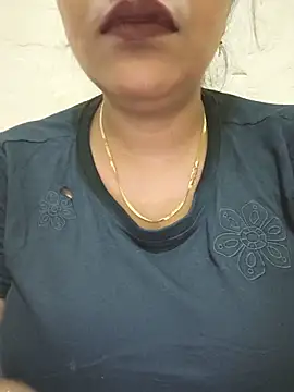 Snapshot of Newragini chatting on May 19, 2026, 11:33 pm Newragini online show from May 19, 2026, 11:33 pm