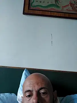 merenda2105 online show from May 25, 2026, 2:56 pm
