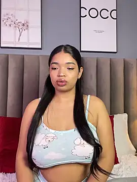 LilyFoox online show from May 13, 2026, 12:46 pm