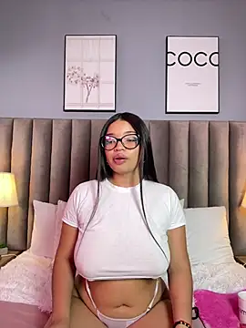 LilyFoox online show from June 28, 2026, 3:40 pm