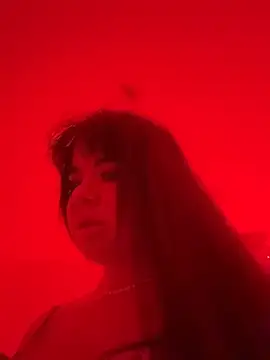 liina gu online show from May 19, 2026, 2:51 am