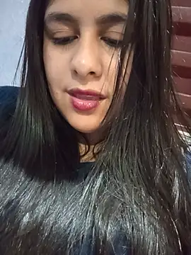 Snapshot of Thamimaodefada chatting on May 17, 2026, 8:27 pm Thamimaodefada online show from May 17, 2026, 8:27 pm