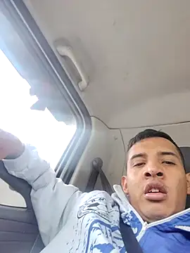 MR GOLDEN04 online show from April 17, 2026, 1:36 pm