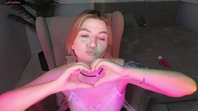 TonyaMeow online show from May 9, 2026, 1:22 am