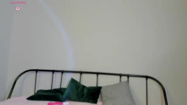 TonyaMeow online show from May 27, 2026, 1:57 am