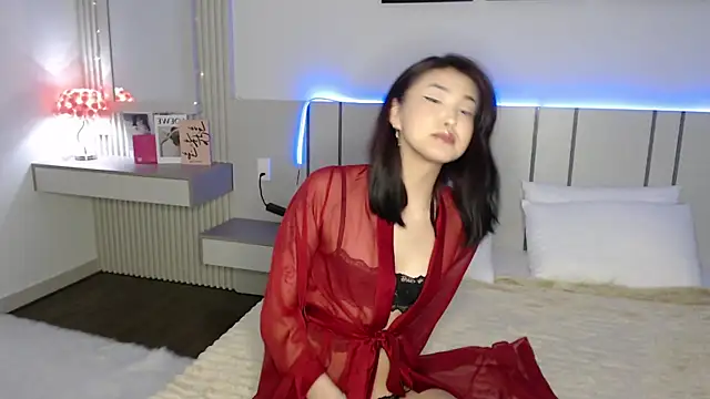 Snapshot of Maiaxoxo chatting on May 30, 2026, 2:30 am Maiaxoxo online show from May 30, 2026, 2:30 am