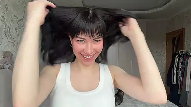 Snapshot of LuisaAlconcel chatting on May 2, 2026, 1:38 pm LuisaAlconcel online show from May 2, 2026, 1:38 pm