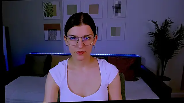 AnnaThorne online show from May 2, 2026, 4:17 am