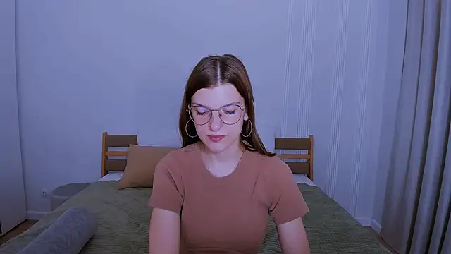 AnnaThorne online show from May 4, 2026, 5:14 am