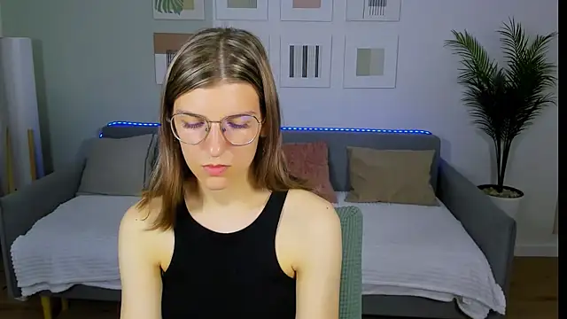 AnnaThorne online show from May 21, 2026, 4:19 am