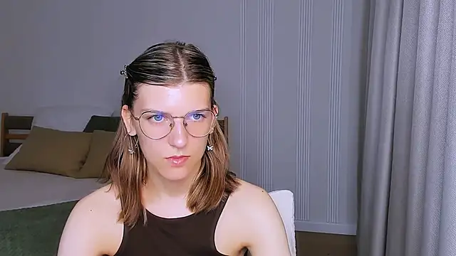 AnnaThorne online show from May 22, 2026, 4:41 am
