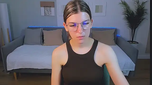 AnnaThorne online show from May 25, 2026, 3:34 am