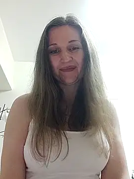 irresistibelle online show from April 21, 2026, 11:40 pm