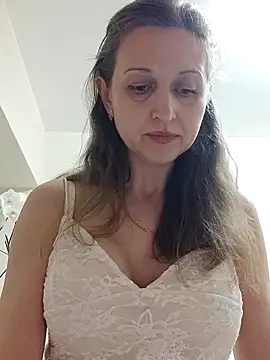 irresistibelle online show from May 3, 2026, 5:52 pm