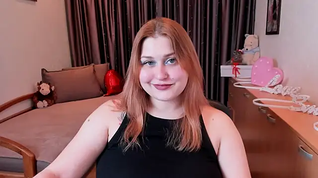 NoraLiin online show from April 28, 2026, 7:08 pm