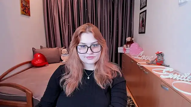 NoraLiin online show from May 30, 2026, 8:06 pm