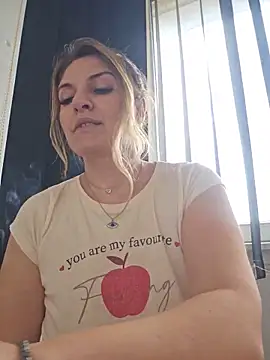 Snapshot of I_amBianca chatting on May 14, 2026, 7:15 am I amBianca online show from May 14, 2026, 7:15 am