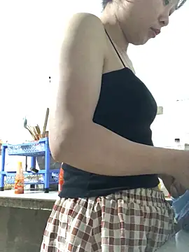 Snapshot of -Hanna_ chatting on May 3, 2026, 2:28 am -Hanna online show from May 3, 2026, 2:28 am