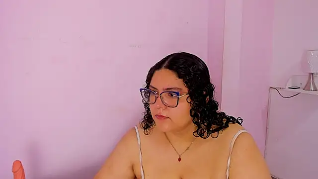 Snapshot of roxxxana_blake chatting on May 10, 2026, 3:23 am roxxxana blake online show from May 10, 2026, 3:23 am