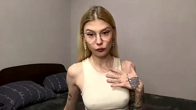 Snapshot of SofiaAurum chatting on May 13, 2026, 1:19 pm SofiaAurum online show from May 13, 2026, 1:19 pm