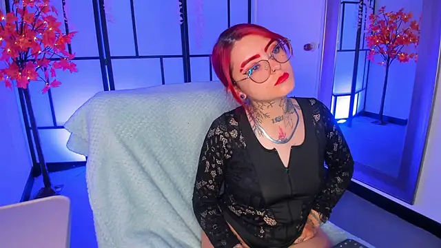 zara rouxx  online show from April 27, 2026, 12:47 pm