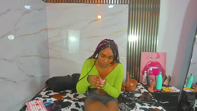 Asha zuri69 online show from June 12, 2026, 1:43 pm