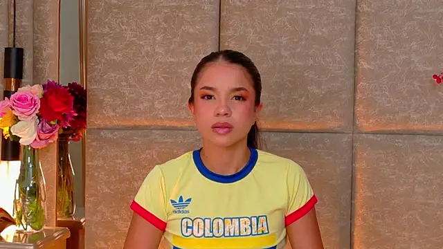 Snapshot of Valeria-Beltran chatting on June 18, 2026, 9:25 am Valeria-Beltran online show from June 18, 2026, 9:25 am