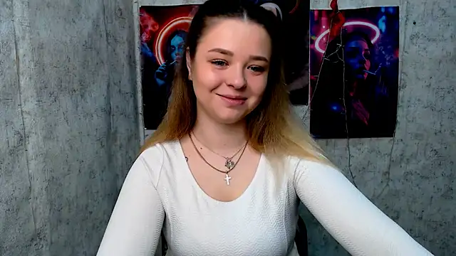 Snapshot of NicoleAura chatting on April 24, 2026, 6:38 am NicoleAura online show from April 24, 2026, 6:38 am