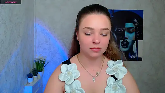 Snapshot of NicoleAura chatting on May 12, 2026, 6:32 am NicoleAura online show from May 12, 2026, 6:32 am