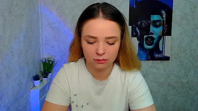 Snapshot of NicoleAura chatting on May 13, 2026, 6:33 am NicoleAura online show from May 13, 2026, 6:33 am